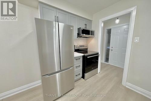 645 Chiddington Avenue, London South (South R), ON - Indoor Photo Showing Kitchen