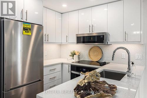 2007 - 180 George Street, Ottawa, ON - Indoor Photo Showing Kitchen With Stainless Steel Kitchen With Upgraded Kitchen