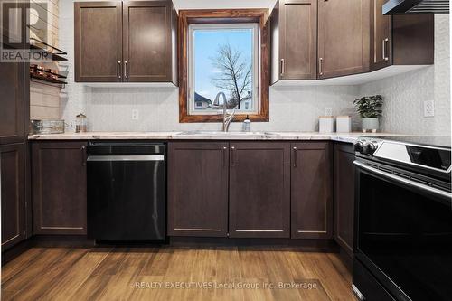 537 Copeland Street, North Bay (Central), ON - Indoor Photo Showing Kitchen