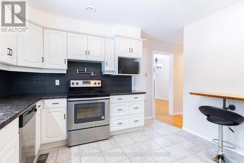 8268 Wellington Road 124, Guelph/Eramosa, ON - Indoor Photo Showing Kitchen