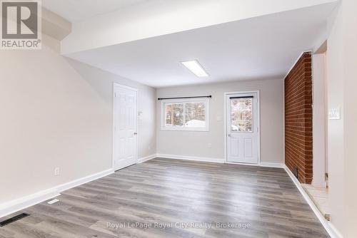 8268 Wellington Road 124, Guelph/Eramosa, ON - Indoor Photo Showing Other Room