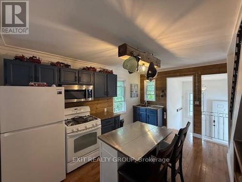 550 Old Highway 2, Quinte West (Sidney Ward), ON - Indoor Photo Showing Kitchen