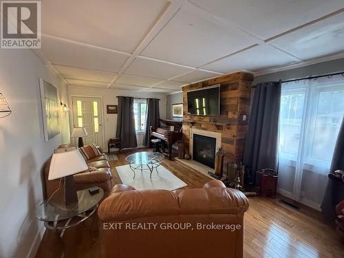 550 Old Highway 2, Quinte West (Sidney Ward), ON - Indoor Photo Showing Living Room With Fireplace