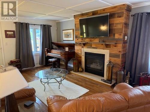 550 Old Highway 2, Quinte West (Sidney Ward), ON - Indoor Photo Showing Living Room With Fireplace
