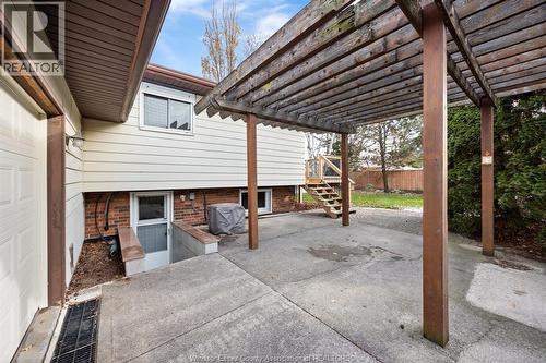 9431 Ashland Drive, Windsor, ON - Outdoor With Exterior