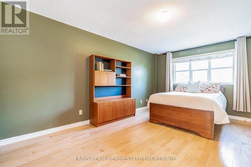 230 Mary Anne Drive, Barrie, ON - Indoor Photo Showing Bedroom