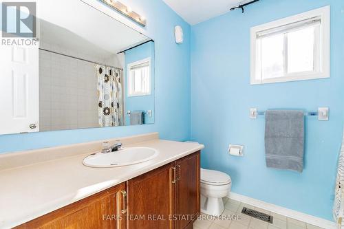 230 Mary Anne Drive, Barrie, ON - Indoor Photo Showing Bathroom