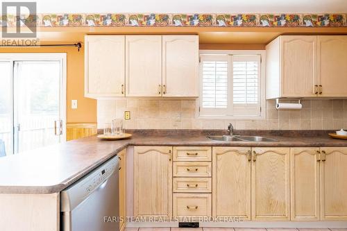 230 Mary Anne Drive, Barrie, ON - Indoor Photo Showing Kitchen With Double Sink