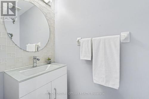 235 West Village Private, Ottawa, ON - Indoor Photo Showing Bathroom