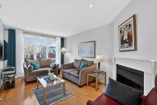 Living room - 395 Rue Upper Edison, Saint-Lambert, QC 
