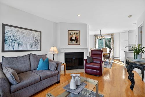 Living room - 395 Rue Upper Edison, Saint-Lambert, QC 