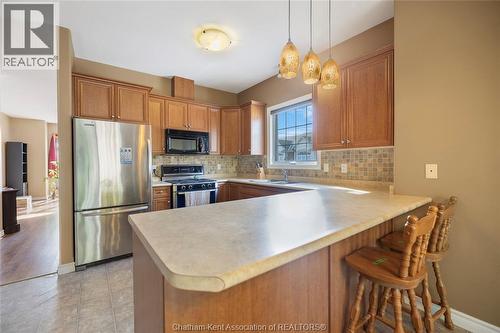15 Oakgrove Lane, Chatham, ON - Indoor Photo Showing Kitchen