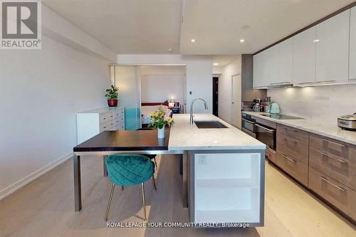4803 - 488 University Ave Avenue, Toronto, ON - Indoor Photo Showing Kitchen With Upgraded Kitchen