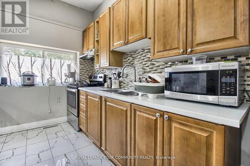 457 Kenilworth Avenue, Hamilton, ON - Indoor Photo Showing Kitchen With Double Sink
