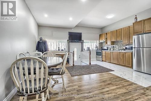 457 Kenilworth Avenue, Hamilton, ON - Indoor Photo Showing Kitchen