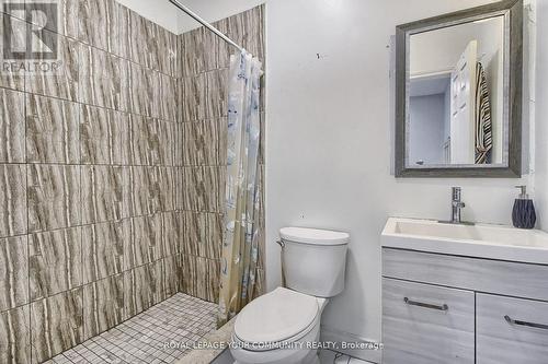 457 Kenilworth Avenue, Hamilton, ON - Indoor Photo Showing Bathroom