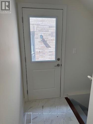 65 Phoenix Boulevard, Barrie, ON - Indoor Photo Showing Other Room
