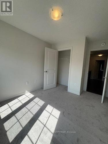 65 Phoenix Boulevard, Barrie, ON - Indoor Photo Showing Bedroom