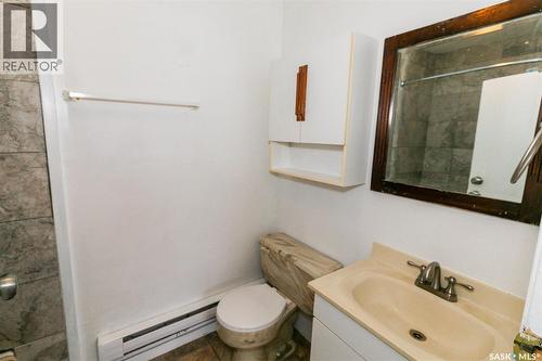 241 Manitoba Avenue, Kerrobert, SK - Indoor Photo Showing Bathroom