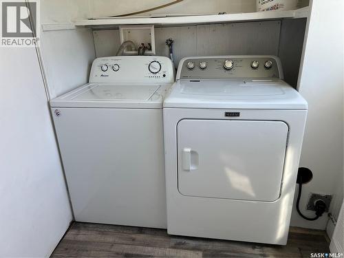 241 Manitoba Avenue, Kerrobert, SK - Indoor Photo Showing Laundry Room