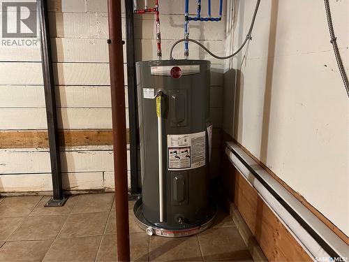 241 Manitoba Avenue, Kerrobert, SK - Indoor