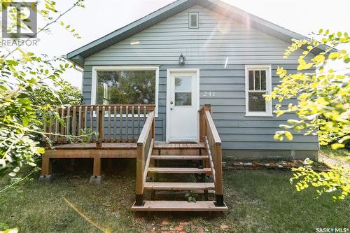 241 Manitoba Avenue, Kerrobert, SK - Outdoor