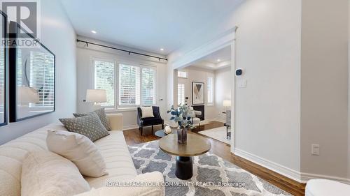 164 - 190 Harding Boulevard W, Richmond Hill, ON - Indoor Photo Showing Living Room