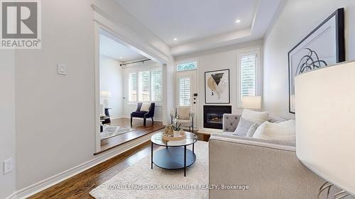 164 - 190 Harding Boulevard W, Richmond Hill, ON - Indoor