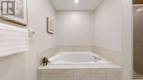 164 - 190 Harding Boulevard W, Richmond Hill, ON - Indoor Photo Showing Bathroom