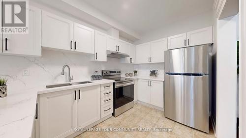 164 - 190 Harding Boulevard W, Richmond Hill, ON - Indoor Photo Showing Kitchen With Stainless Steel Kitchen