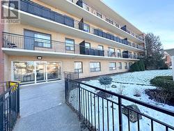 407 - 437 GLEN PARK AVENUE  Toronto, ON M6B 2E8