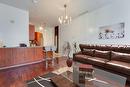 Kitchen - 404-650 Rue Notre-Dame O., Montréal (Ville-Marie), QC  - Indoor Photo Showing Living Room 