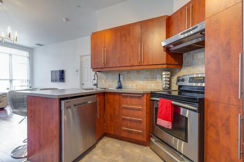 Kitchen - 404-650 Rue Notre-Dame O., Montréal (Ville-Marie), QC - Indoor Photo Showing Kitchen