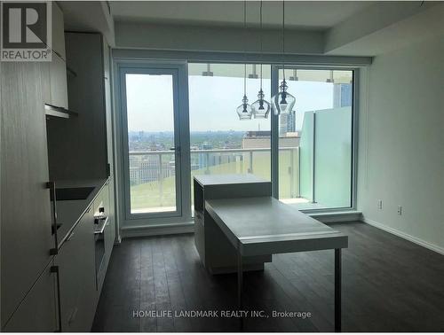 3211 - 197 Yonge Street, Toronto, ON - Indoor Photo Showing Other Room