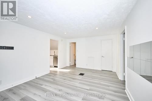 2 - 6172 William Street, Niagara Falls (Cherrywood), ON - Indoor Photo Showing Other Room