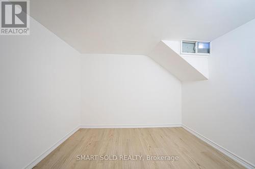 290 Axminster Drive, Richmond Hill, ON - Indoor Photo Showing Other Room