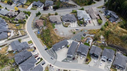 104 Bray Rd, Nanaimo, BC 