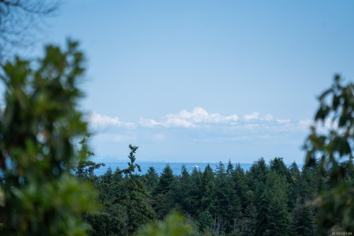 104 Bray Rd, Nanaimo, BC 