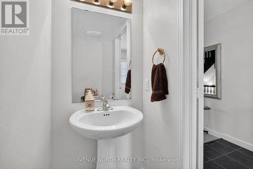 208 Kingswell Street, Ottawa, ON - Indoor Photo Showing Bathroom