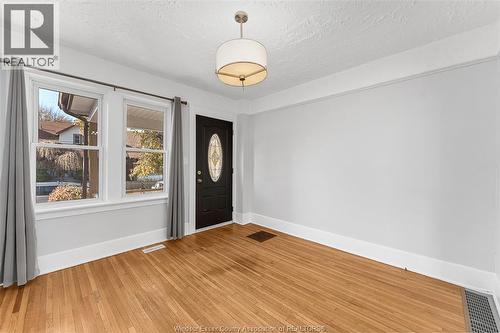 1044 Elm Avenue, Windsor, ON - Indoor Photo Showing Other Room