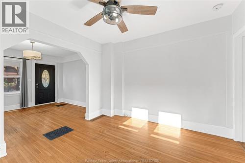 1044 Elm Avenue, Windsor, ON - Indoor Photo Showing Other Room