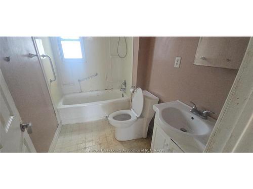 1196 Elm Avenue, Windsor, ON 