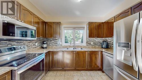 177 Fandango Drive, Brampton, ON - Indoor Photo Showing Kitchen With Double Sink