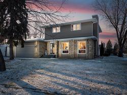 3 Jewett Bay  Winnipeg, MB R3R 2M9