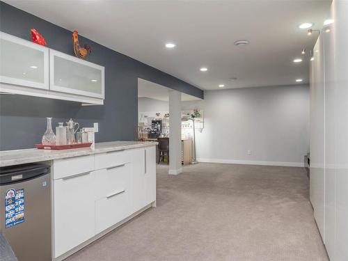 3 Jewett Bay, Winnipeg, MB - Indoor