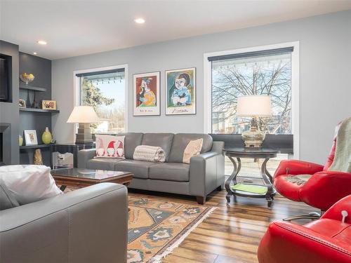 3 Jewett Bay, Winnipeg, MB - Indoor Photo Showing Living Room