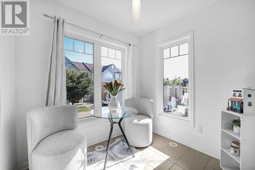 551 Pharo, Milton, ON - Indoor