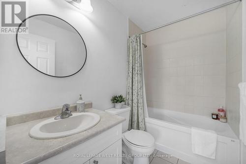 551 Pharo, Milton, ON - Indoor Photo Showing Bathroom