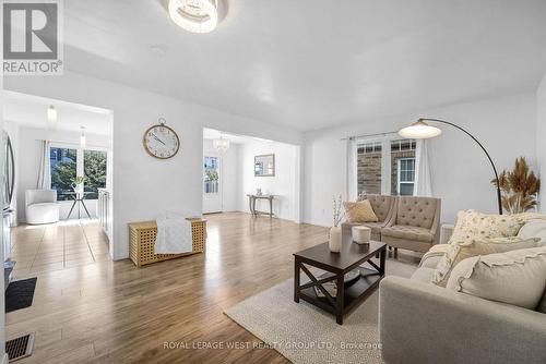 551 Pharo, Milton, ON - Indoor Photo Showing Living Room