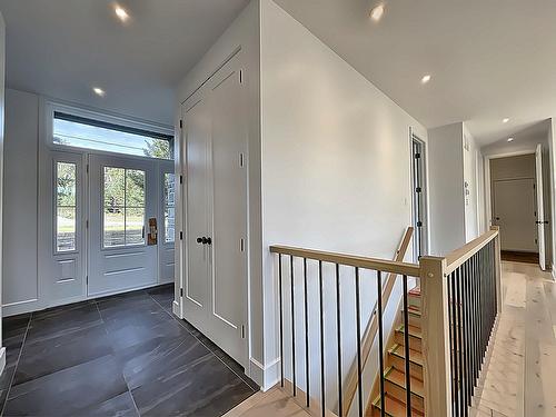 Hall d'entrée/Vestibule - 1608 Ch. Des Achillées, Piedmont, QC - Indoor Photo Showing Other Room